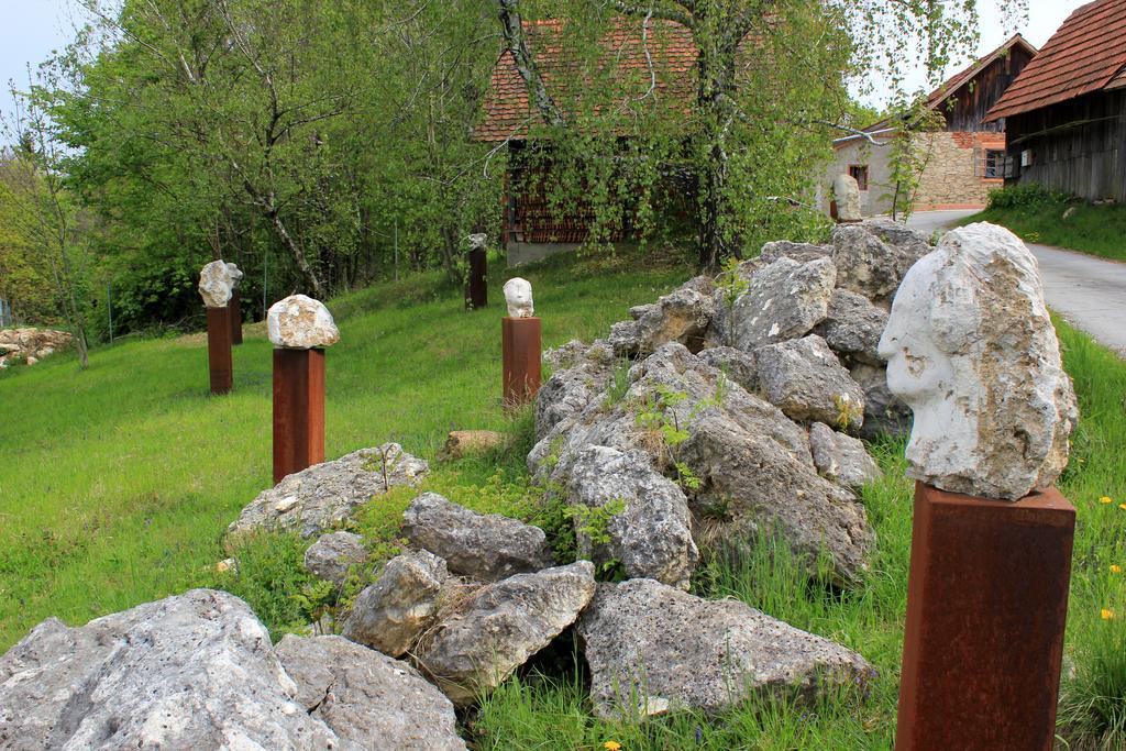 Ferienwohnungen Sonnenberg Ratsch an der Weinstraße Extérieur photo